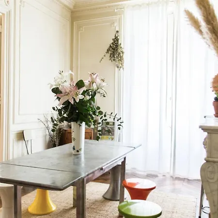 Charming Haussmannien Apt Near Monceau Park Paryż